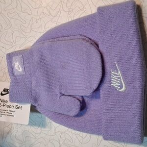 Nike girls hat & gloves set purple